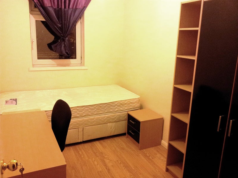 Single room for female-2min.to Bermondsey tube st. - student accommodation in Bermondsey - img_1