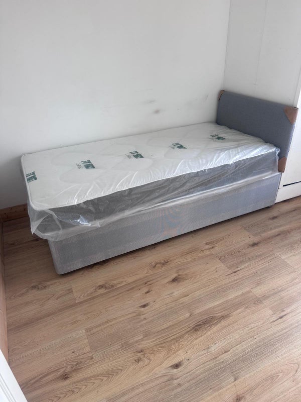 Single Room For Rent - student accommodation in Slough - img_2