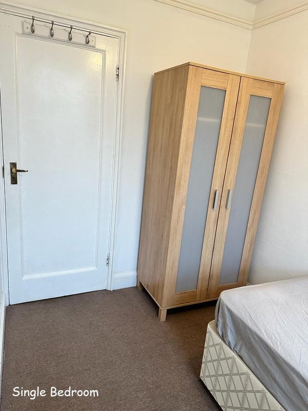 Single Room in Sutton (Near Train Station) - student accommodation in Sutton - img_1