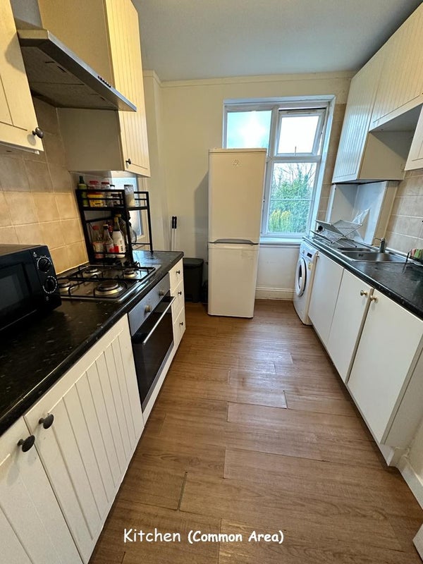 Single Room in Sutton (Near Train Station) - student accommodation in Sutton - img_3