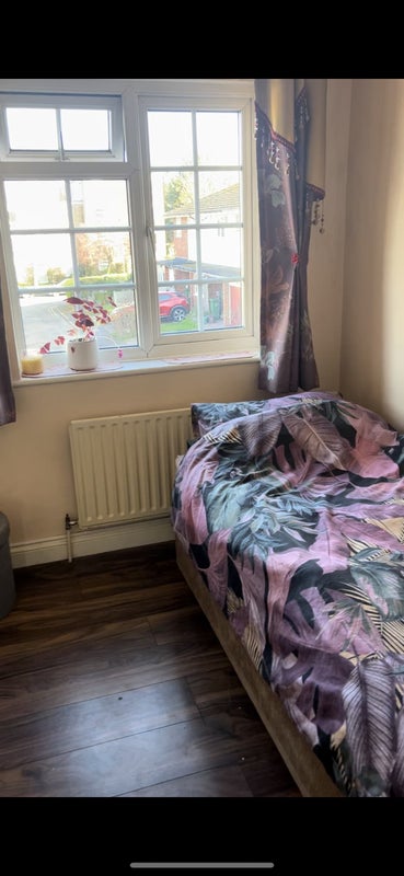 Single Room In Wallington. Near station - student accommodation in Wallington