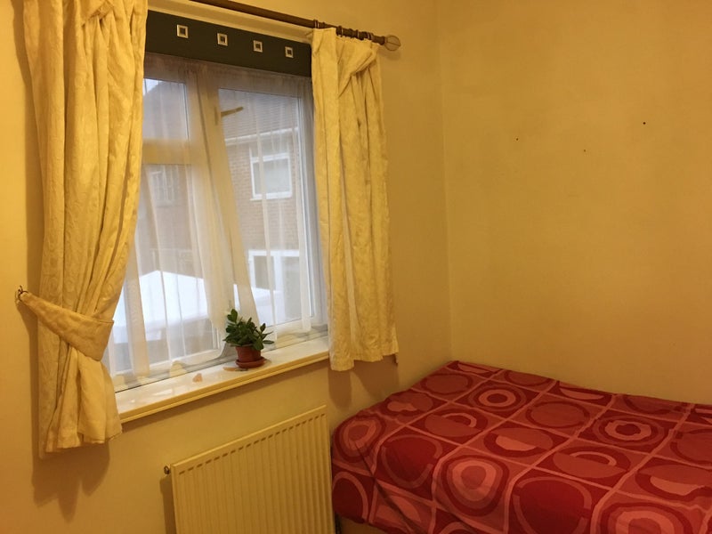 Single room to rent  near general hospital - student accommodation in Lordshill - img_3