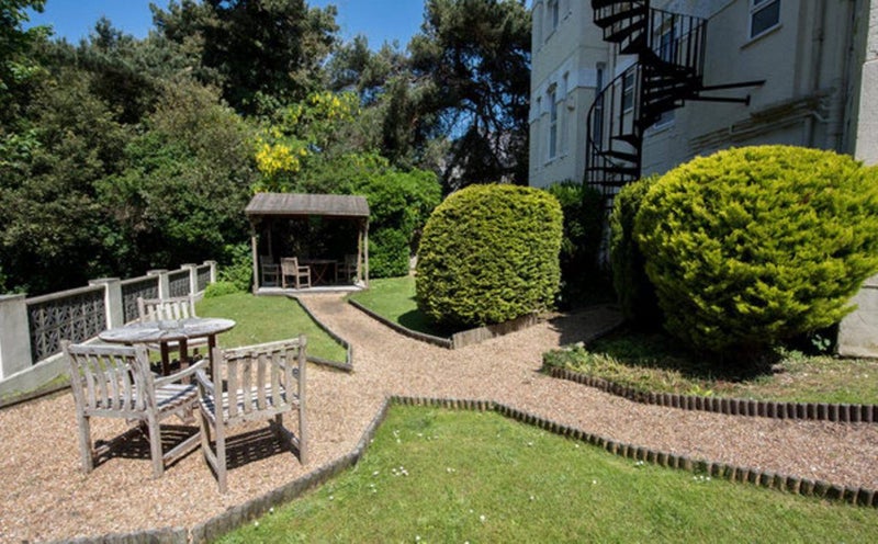 Single room with Pool, Kitchen and Free Parking - student accommodation in Bournemouth - img_5