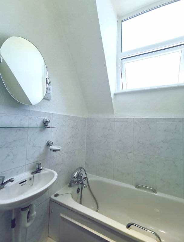 Single room with Pool, Kitchen and Free Parking - student accommodation in Bournemouth - img_7