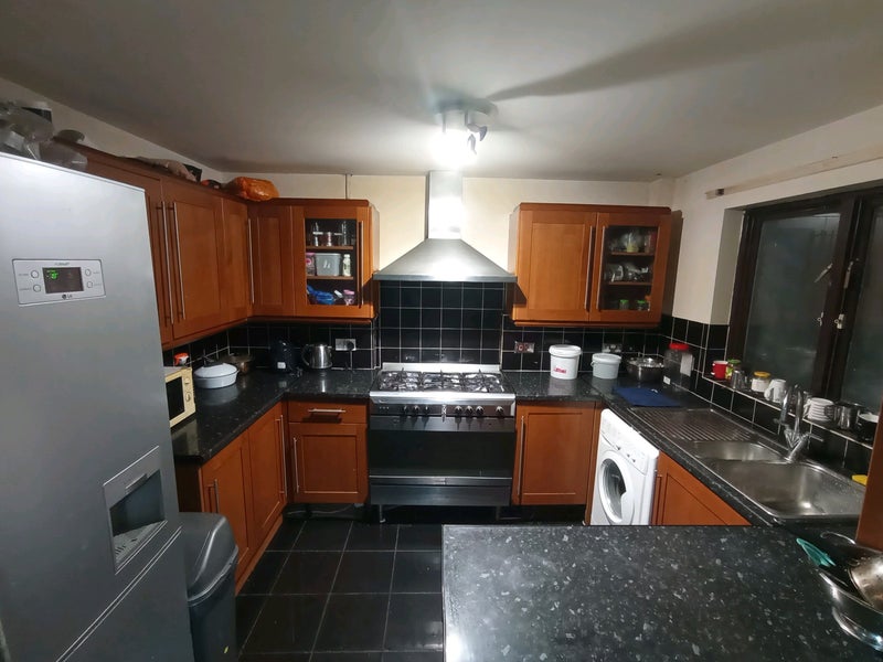 Single Room(Including bills) - student accommodation in Plaistow - img_2