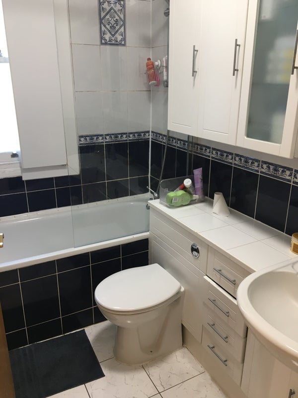 Small double available in a big flat - student accommodation in Shepherds Bush - img_6