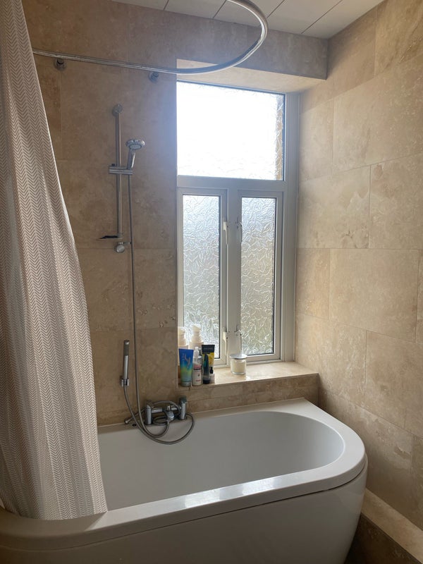 Small Double Room Available in Farsley - student accommodation in Farsley - img_2