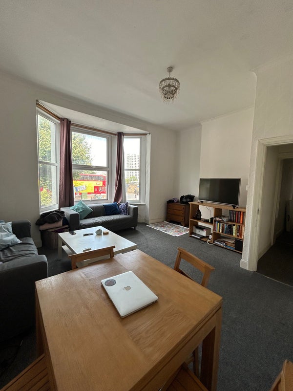 Small double room for rent in Clapham junction - student accommodation in Clapham Junction - img_2