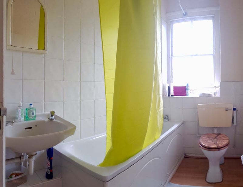 Small double room (Zone 1) - MON-THU or short-term - student accommodation in Lambeth - img_3