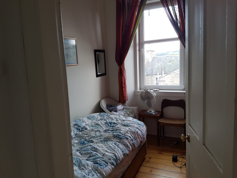Small quiet room in big bright top floor flat. - student accommodation in Perth - img_3