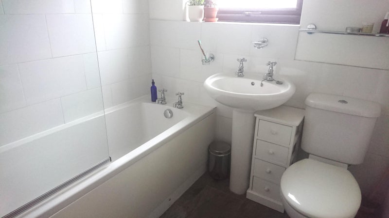 Small single room  £105pw (including bills) - student accommodation in Lenton - img_2