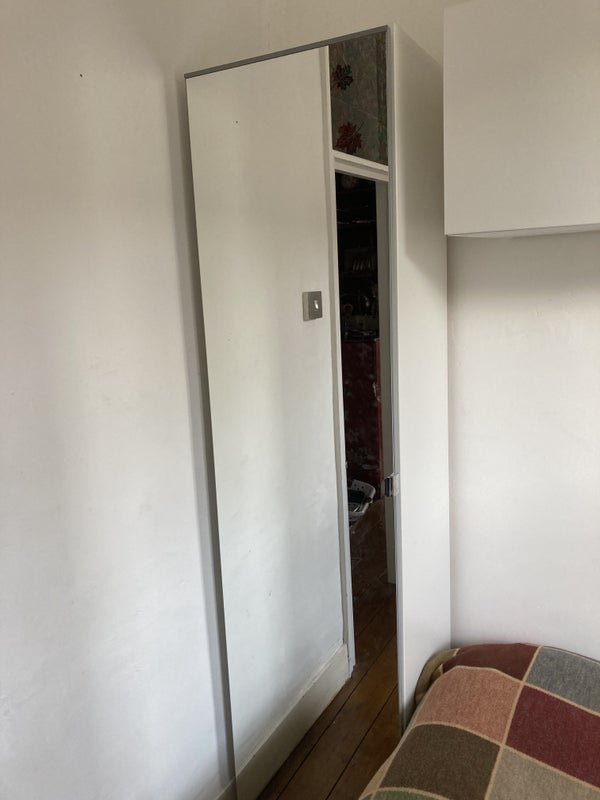 Small Single Room to Let  - Professionals Only - student accommodation in South Ealing - img_1