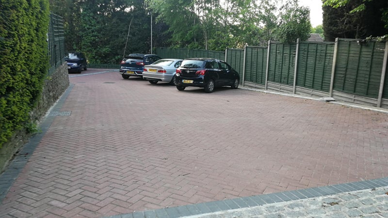 Smart double room for single  let Bagshot - student accommodation in Bagshot - img_2