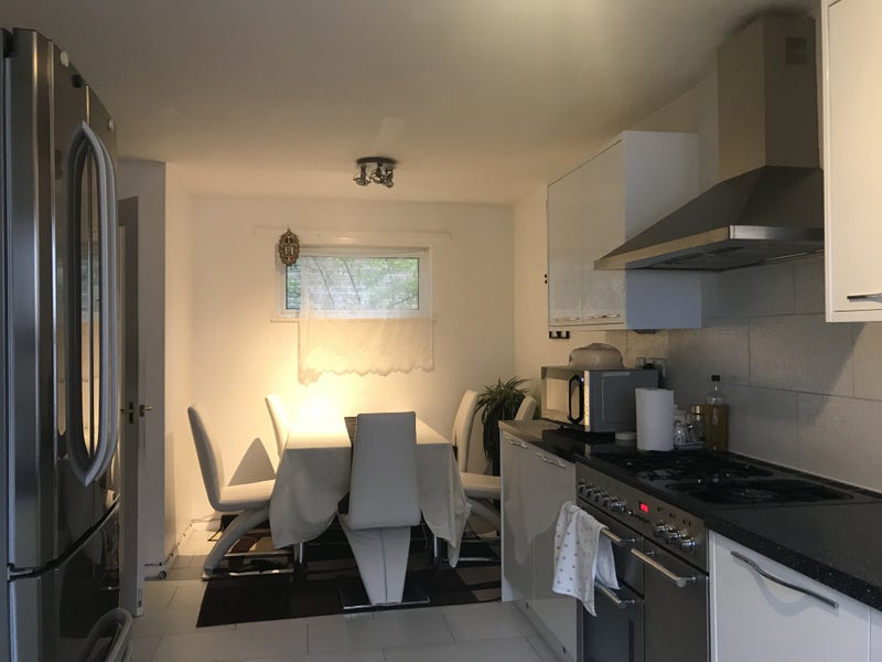Smart  Double  Room  near  City  Centre Female preferred - student accommodation in North End - img_7