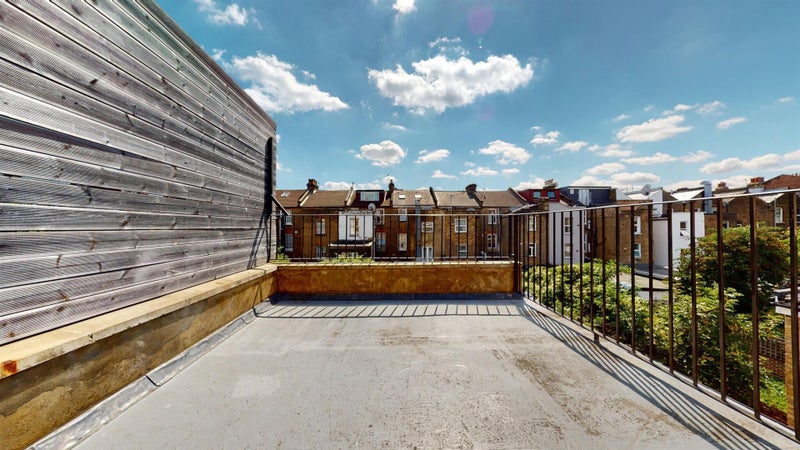 Spacious 3 Bed Flat In Kilburn with a balcony - student accommodation in Kilburn - img_10