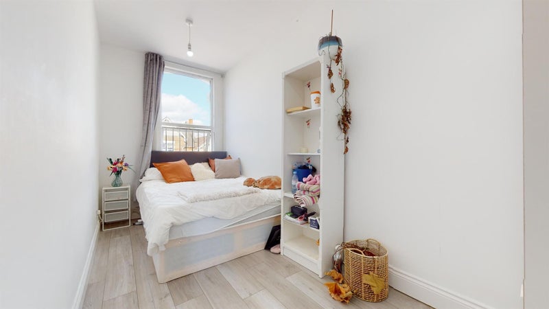Spacious 3 Bed Flat In Kilburn with a balcony - student accommodation in Kilburn - img_3
