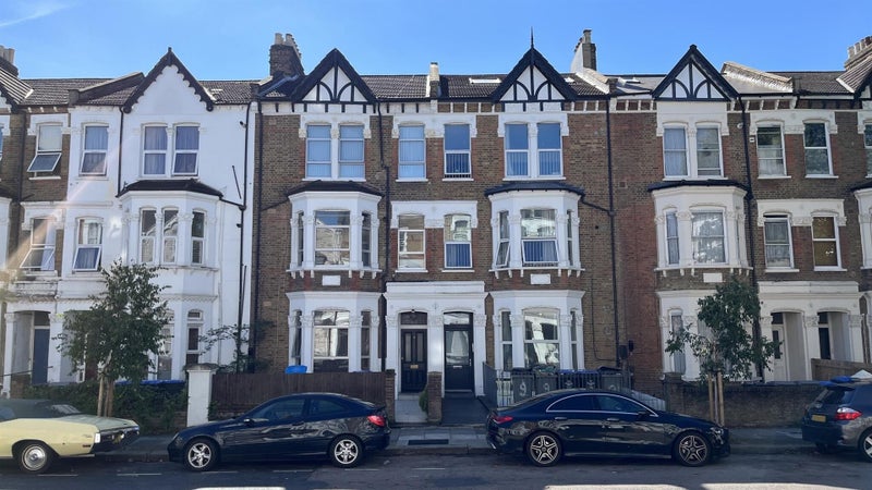 Spacious 3 Bed Flat In Kilburn with a balcony - student accommodation in Kilburn - img_6