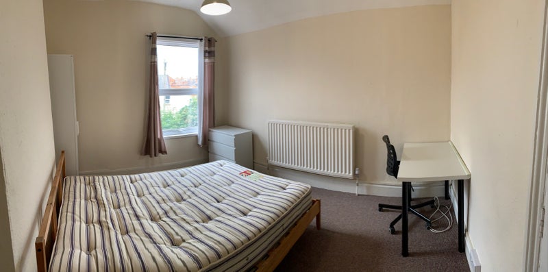 Spacious 9 Bed Student House Centrally Located NN1 - student accommodation in Northampton - img_3
