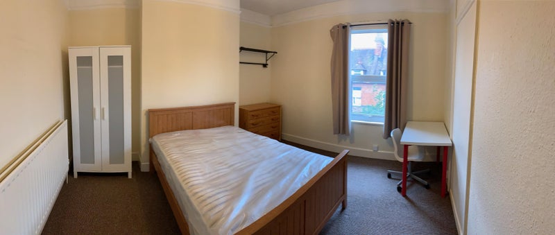 Spacious 9 Bed Student House Centrally Located NN1 - student accommodation in Northampton - img_4