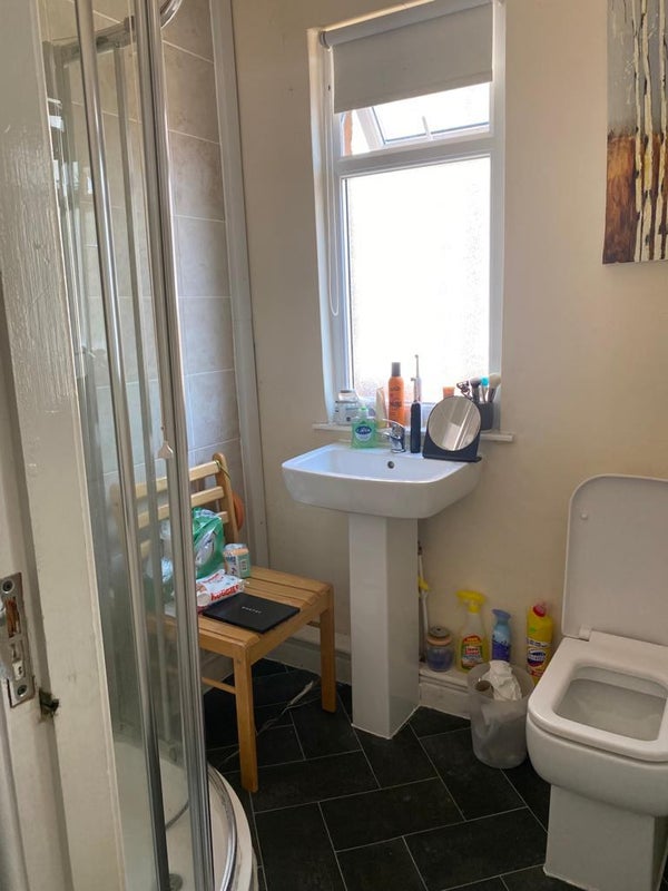Spacious and Comfortable room available - student accommodation in Liverpool - img_5