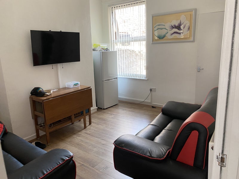 Spacious and Comfortable room available - student accommodation in Liverpool - img_4