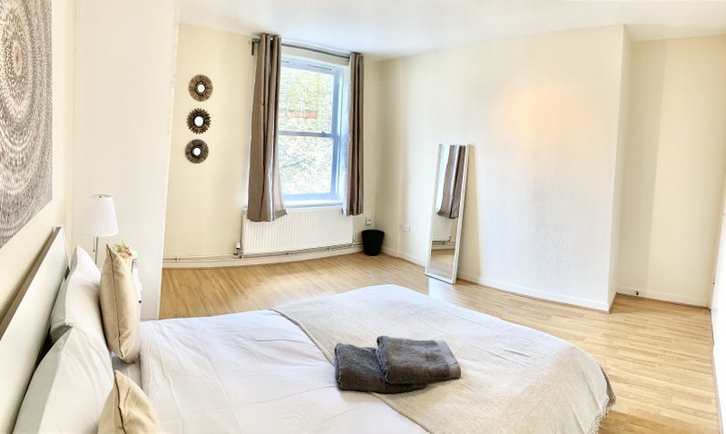 Spacious Double  Bedrom Fulham 2min  Parsons Green - student accommodation in Hammersmith and Fulham - img_2