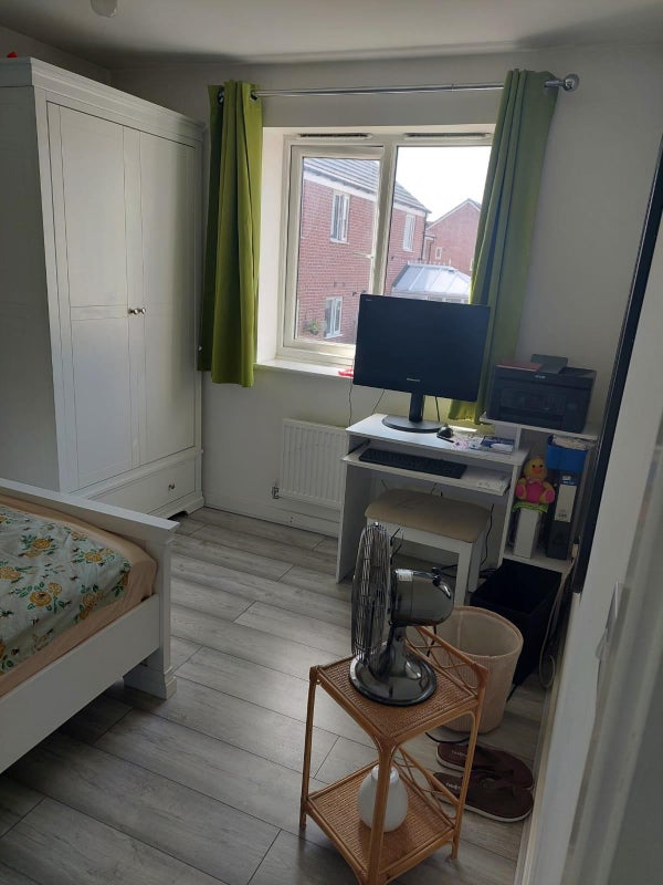 Spacious double bedroom- Including all the bills - student accommodation in Tuffley - img_6