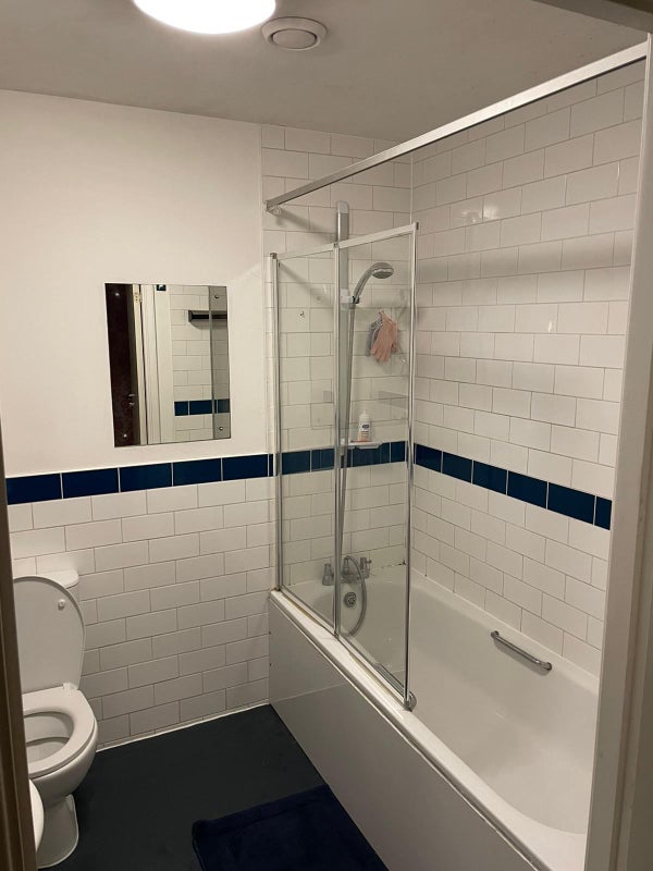 Spacious double room avail now central west end - student accommodation in Covent Garden - img_8