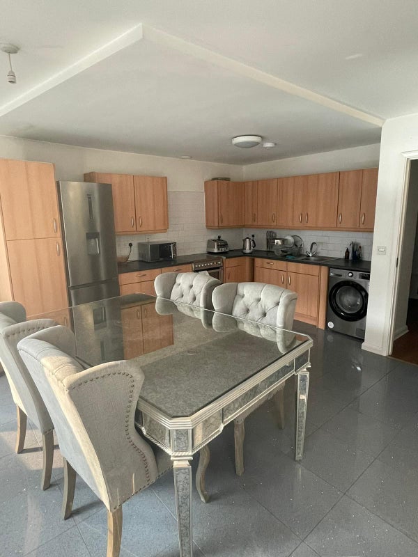 Spacious double room avail now central west end - student accommodation in Covent Garden - img_6