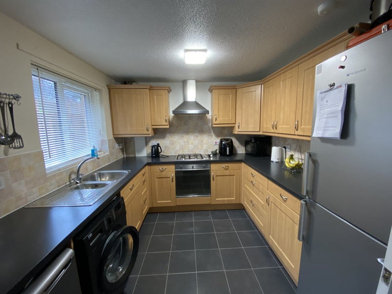 Spacious Double Room available in a quite estate - student accommodation in Cambuslang - img_2