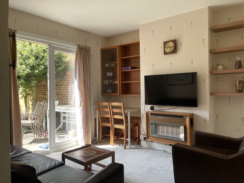 Spacious Double Room for Students and Professional - student accommodation in Welling - img_6