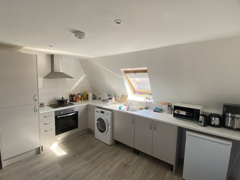 Spacious Double Room in a lovely Two Bed House - student accommodation in Portsmouth - img_4