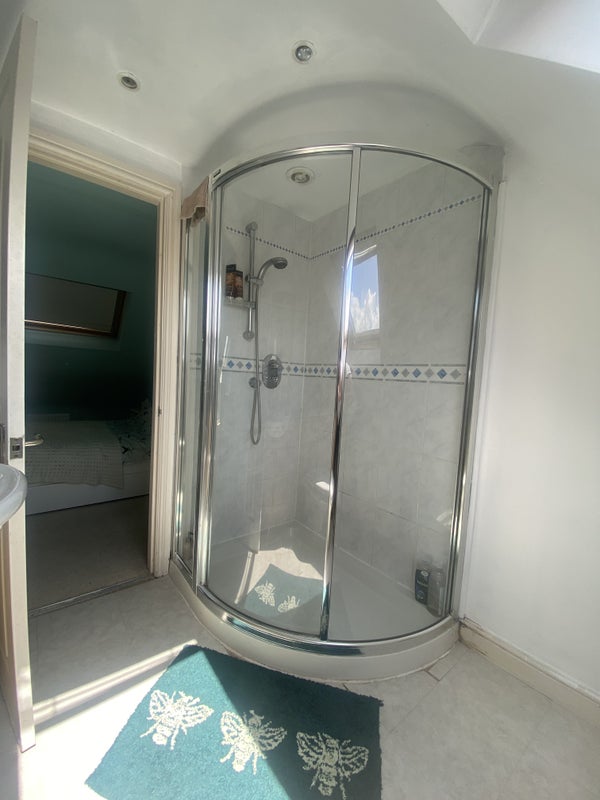 Spacious double room w en-suite Clarendon Park - student accommodation in Clarendon Park - img_5
