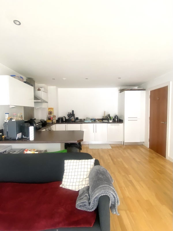 Spacious double room with own bathroom - student accommodation in Leeds - img_1