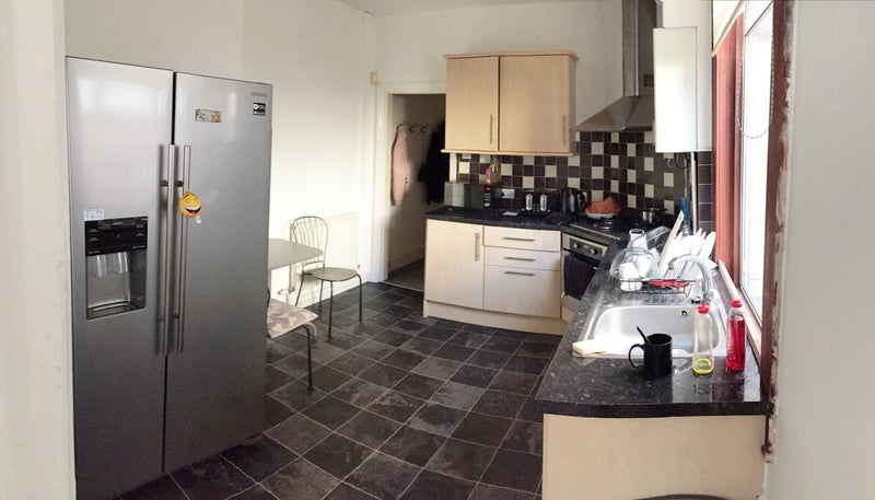 Spacious double room - student accommodation in Liverpool - img_3
