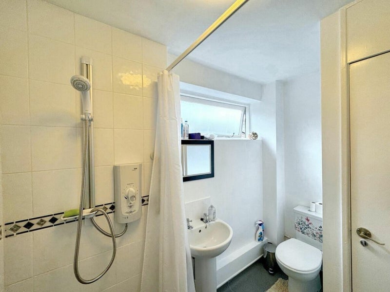 Spacious double rooms close to city centre - student accommodation in Nottingham - img_6