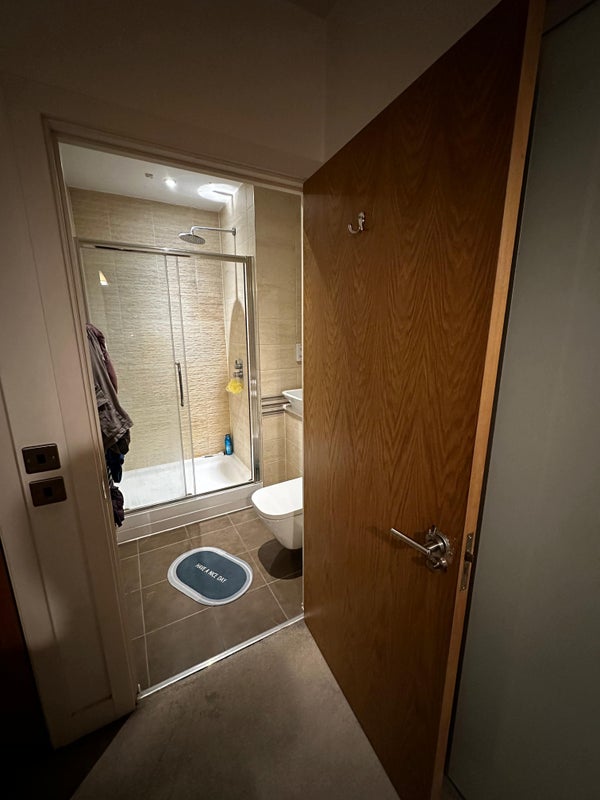 Spacious En-suite available in a great Society - student accommodation in East India - img_6