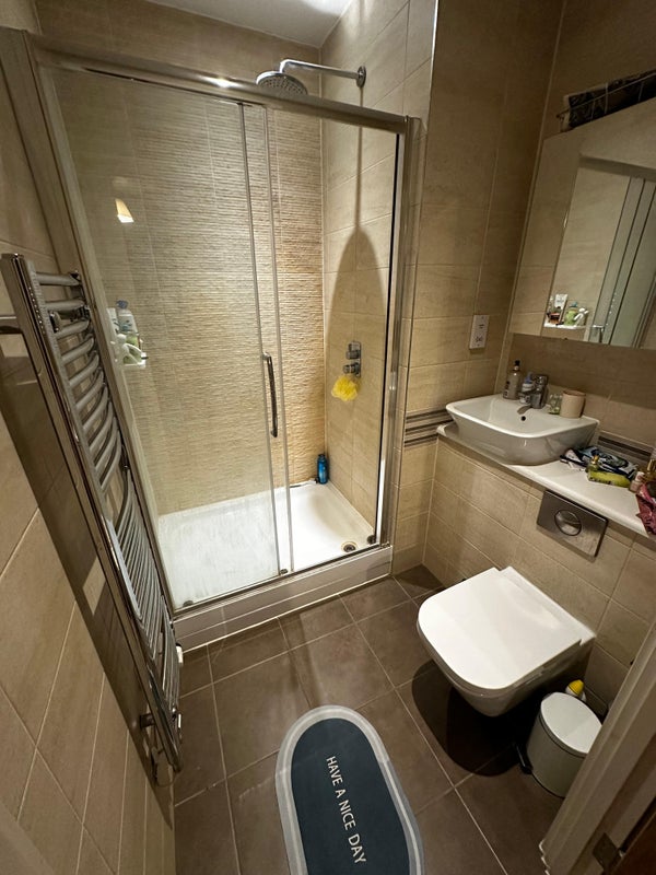 Spacious En-suite available in a great Society - student accommodation in East India - img_7