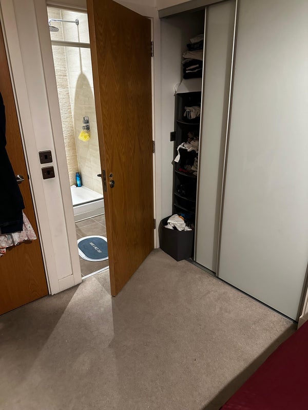 Spacious En-suite available in a great Society - student accommodation in East India - img_5
