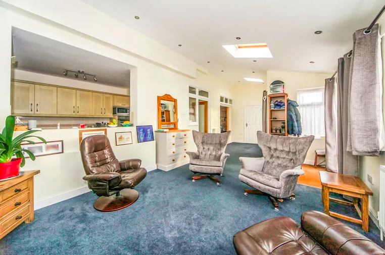Spacious Ensuite Double Room Available - student accommodation in Houghton Regis - img_3