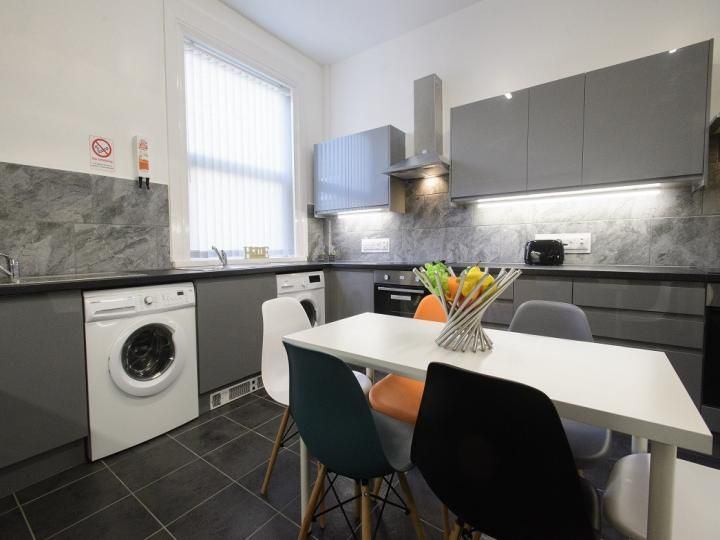 Spacious Ensuite Double Room to let - student accommodation in Lincoln - img_4