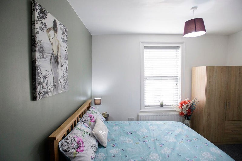 Spacious Ensuite Double Room to let - student accommodation in Lincoln - img_3
