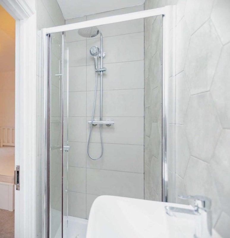 Spacious En-Suite Room Near Canary Wharf - student accommodation in Poplar - img_3