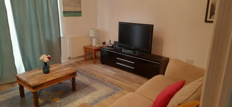 Spacious Furnished Room Available for Rent in SE9 - student accommodation in New Eltham - img_2