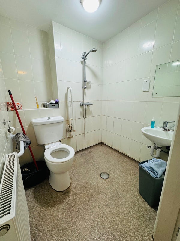 Spacious, ground floor & Road facing  Studio - student accommodation in Birmingham - img_4
