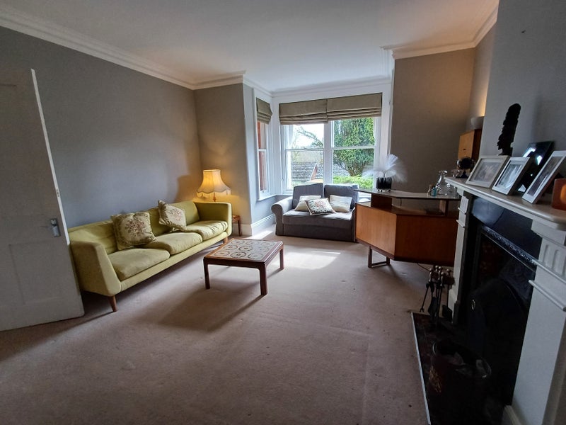 Spacious light double room in Godalming for rent - student accommodation in Godalming - img_4
