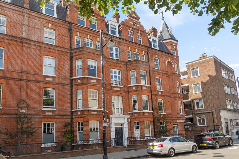 Spacious Penthouse Apartment in period property - student accommodation in Brixton - img_8