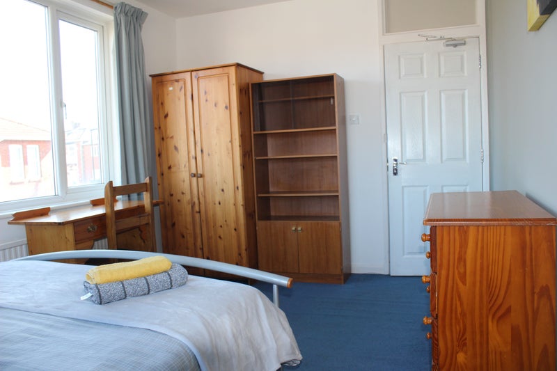 Spacious Room - Free Parking - Walk to Hospital - student accommodation in Southampton - img_6