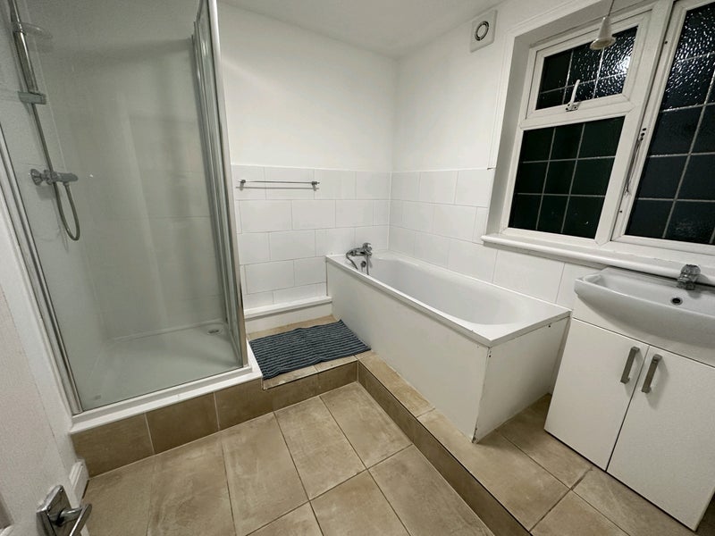 Spacious room in Muswell hill - student accommodation in Muswell Hill - img_6