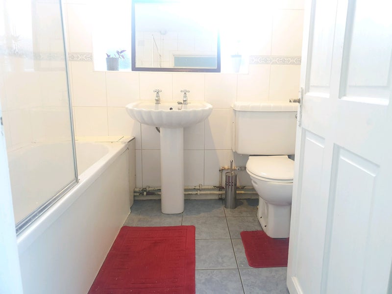 Spacious Room to rent In Stratford  (single only) - student accommodation in Stratford - img_3